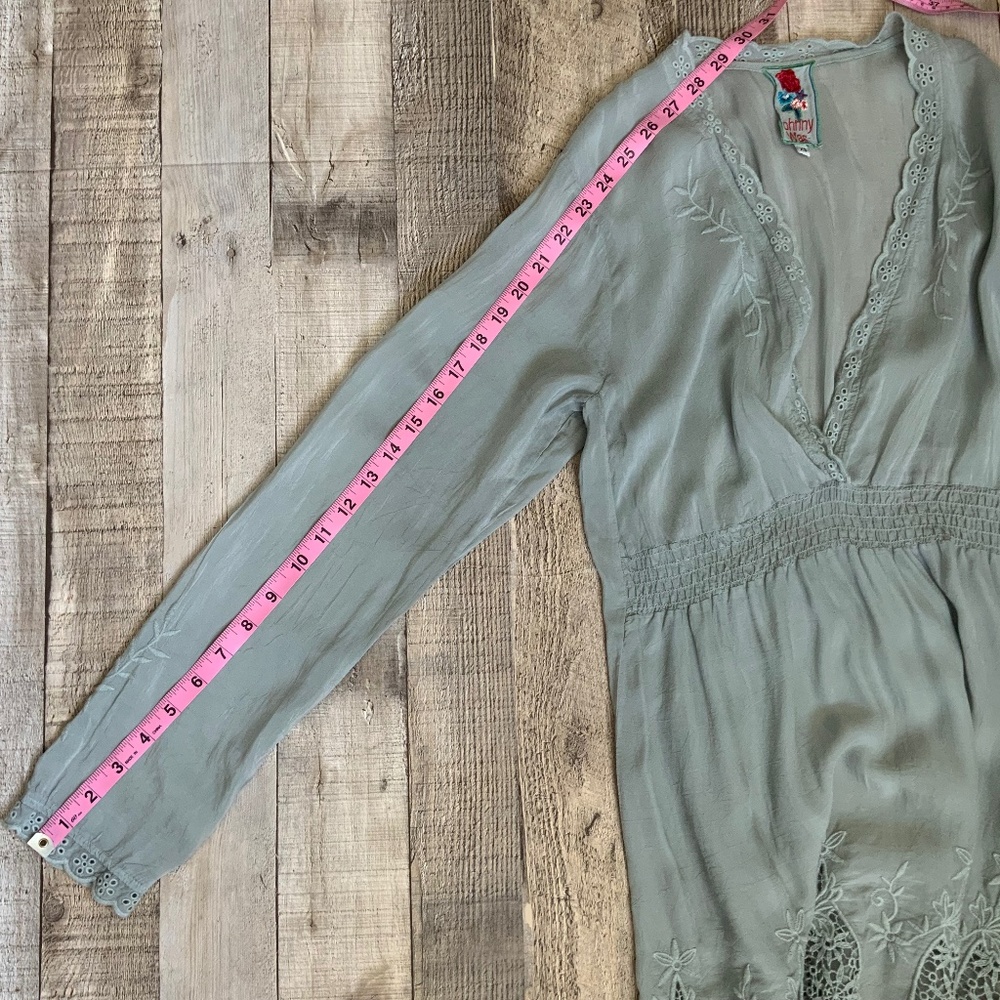 Johnny Was Grey Blue Lace Embroidered Deep V Neck Blouse Tunic SZ XS (S) - Picture 11 of 13